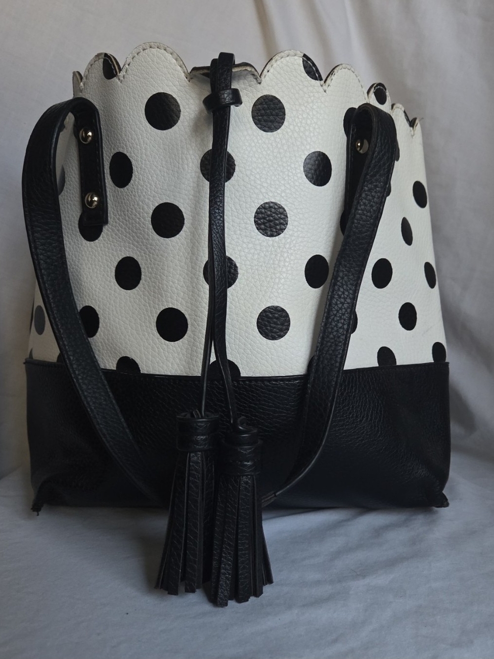 Polka Dot Scallop Drawstring Tote - Black and White
